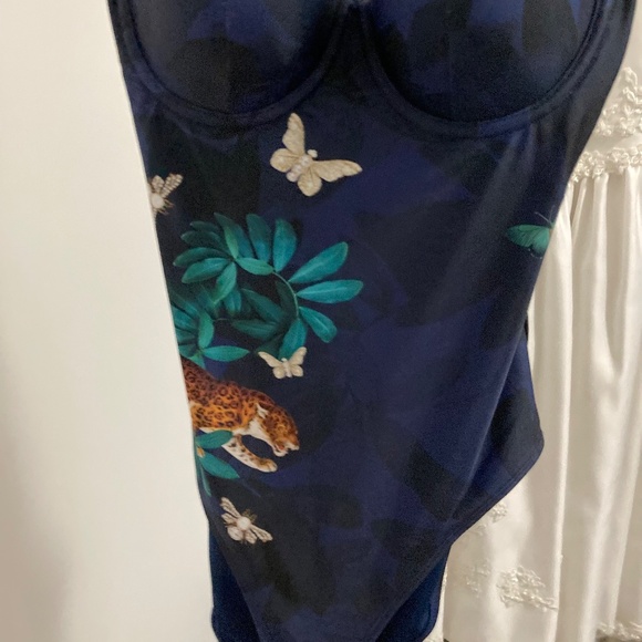 Bathing Suit - Picture 7 of 7